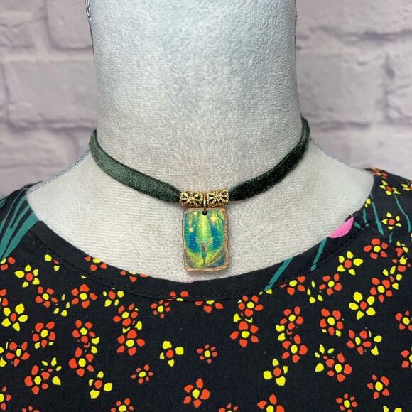 Handmade Velvet Choker Necklace with Woodland Fairy Pendant - Picture 2 of 6